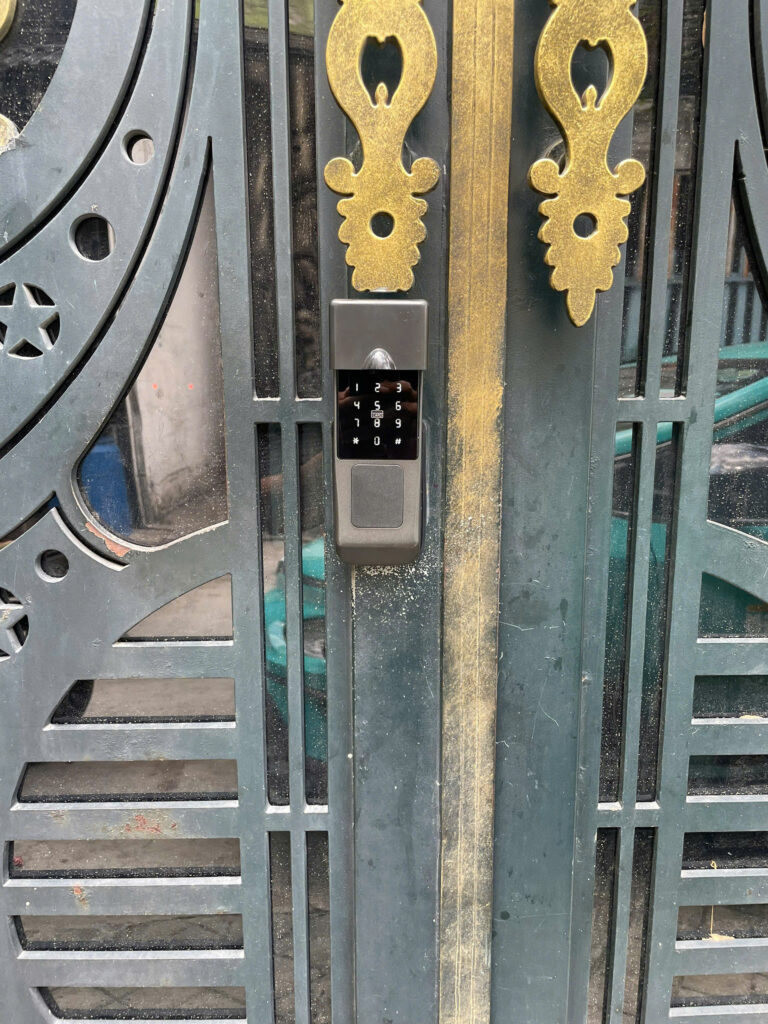 Khoá Vân Tay Cửa Cổng 2 chiều TTLOCK TLGA103 Khoá Vân Tay Cửa Cổng 2 chiều TTLOCK TLGA103