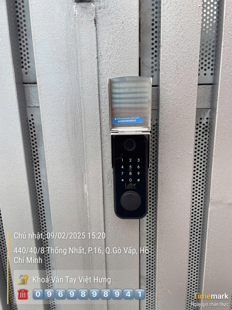 Lắp Đặt Khóa Vân Tay Cửa Cổng Laffer A18 Núm Xoay tại đường Thống Nhất