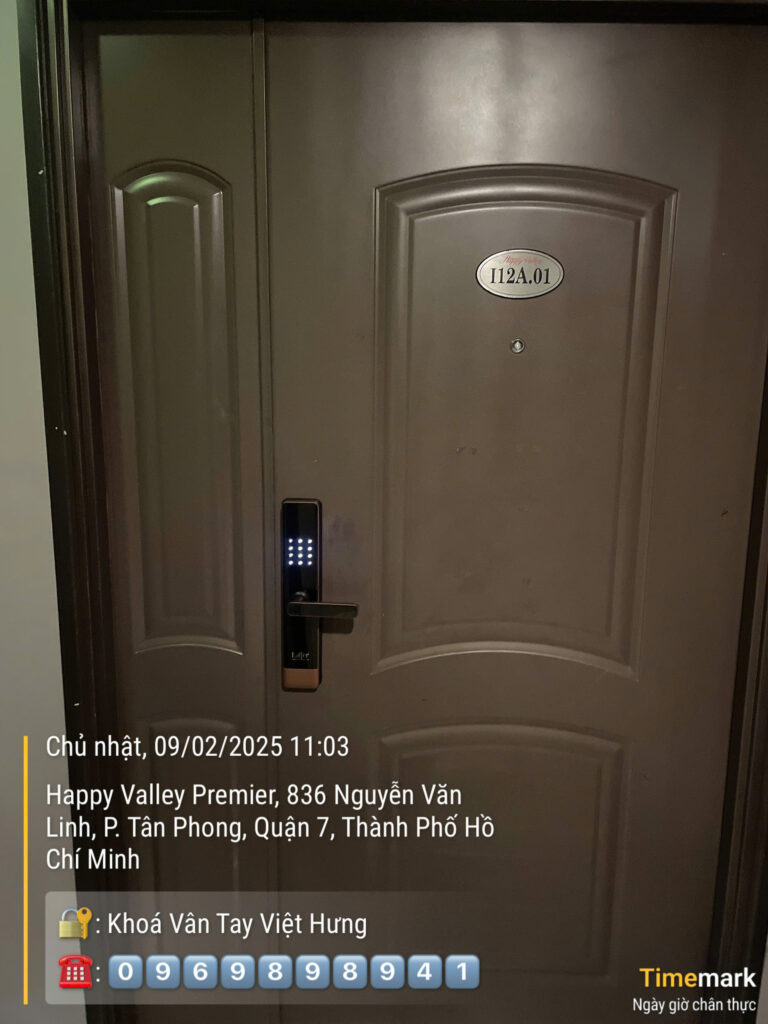 Lắp đặt Khóa Vân Tay Cửa Gỗ Laffer LC02 tại Chung Cư Happy Valley Lắp đặt Khóa Vân Tay Cửa Gỗ Laffer LC02 tại Chung Cư Happy Valley