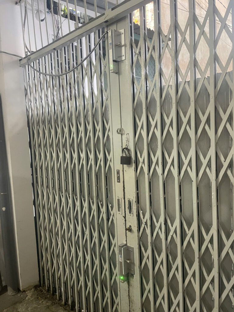 Lắp Đặt Khóa Điện Sicher HF1 Cho Cửa Lùa