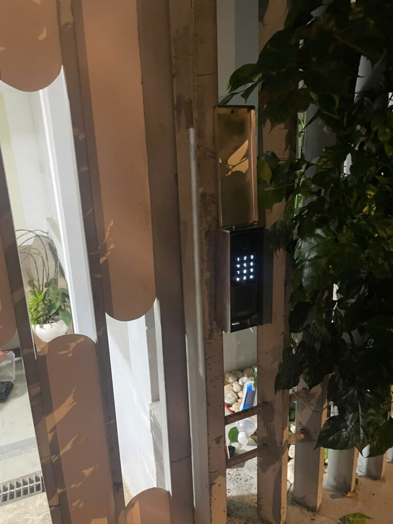 Lắp Đặt Khóa Vân Tay Sicher FE2 (2F) cho cửa cổng kéo