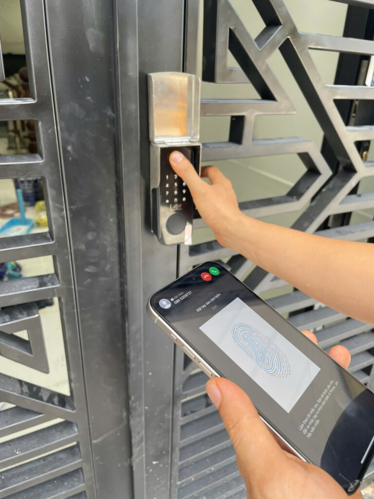 Lắp Khóa Vân Tay Quận 4 Nhanh Chóng – Giá Rẻ – Bảo Hành Lâu Dài