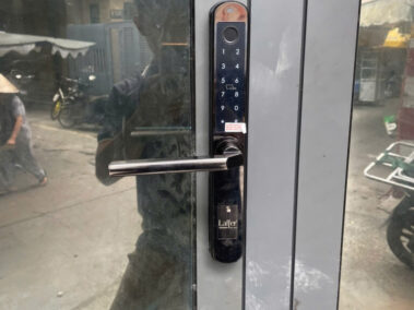 Lắp Đặt, Sửa Chữa, Bảo Hành Khóa Vân Tay, Khóa Điện Tử Laffer Tại TP.HCM