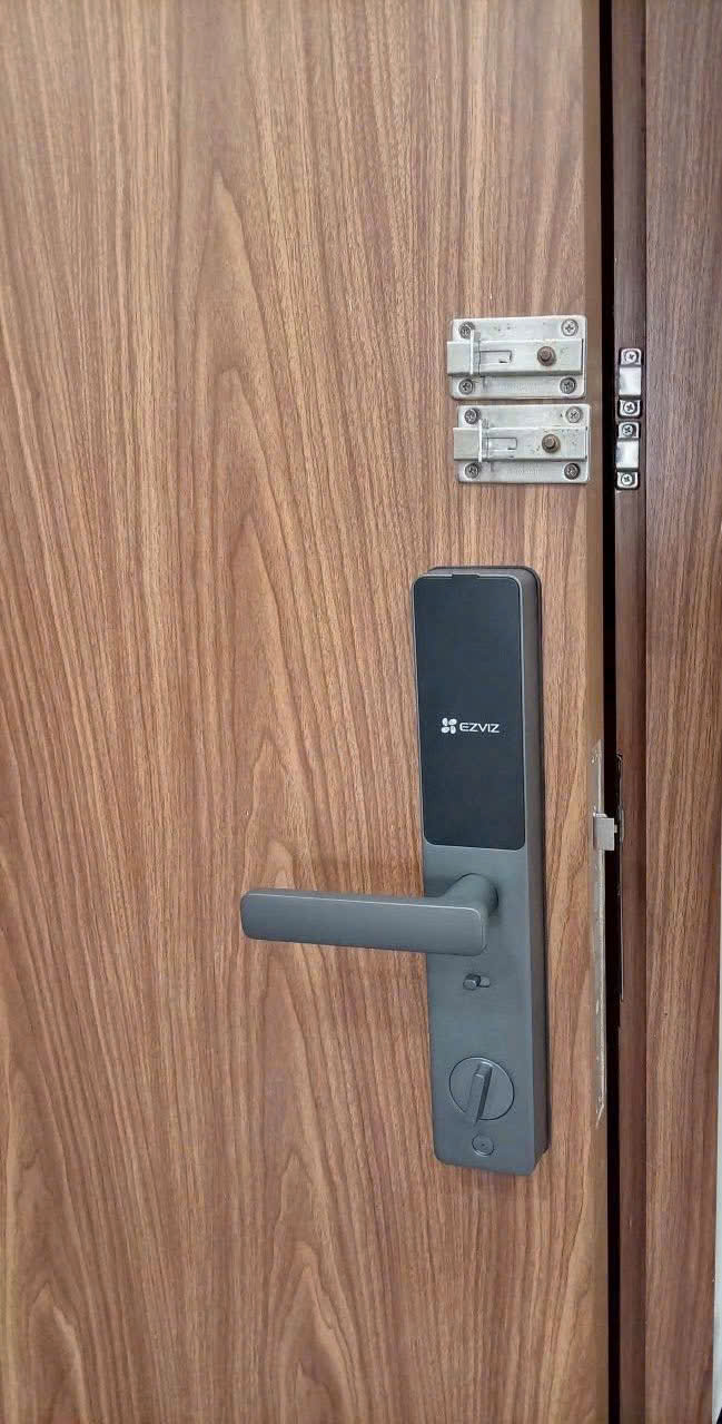 Khóa Vân Tay Cửa Gỗ Ezviz DL05 – Smart Lock Miễn Phí Lắp Đặt Khóa Vân Tay Cửa Gỗ Ezviz DL05 – Smart Lock Miễn Phí Lắp Đặt