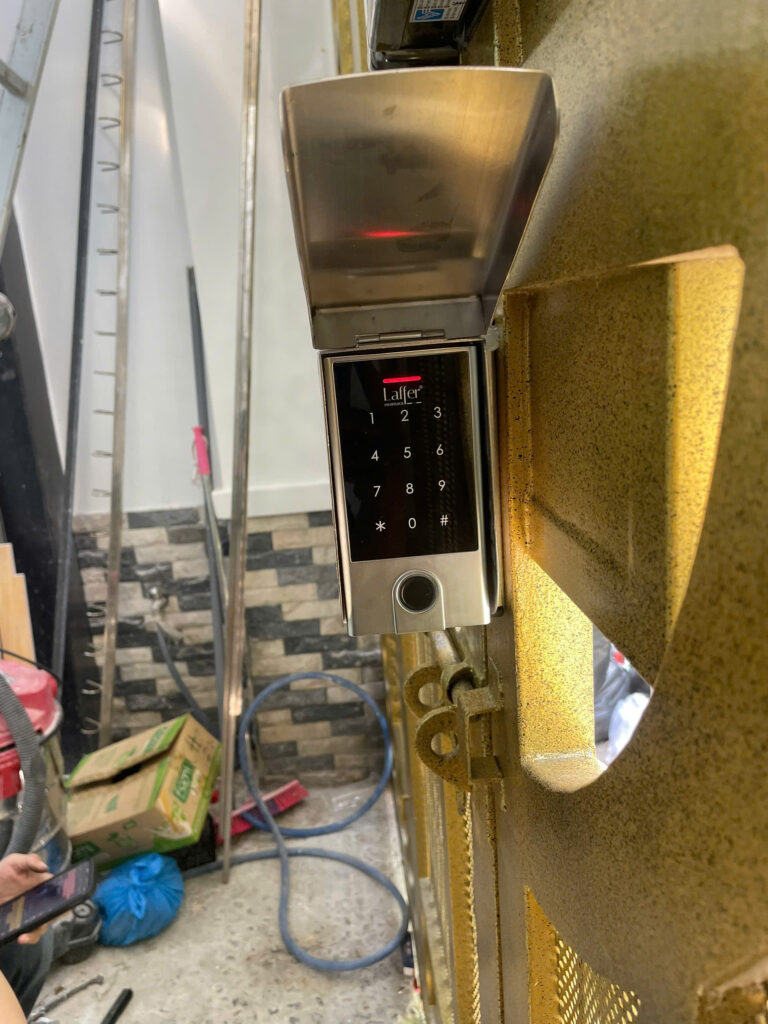 Laffer HF500 – Khóa vân tay nhà trọ | Kiểm soát ra vào căn hộ dịch vụ Laffer HF500 – Khóa vân tay nhà trọ | Kiểm soát ra vào căn hộ dịch vụ