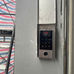 Laffer HF500 – Khóa vân tay nhà trọ | Kiểm soát ra vào căn hộ dịch vụ