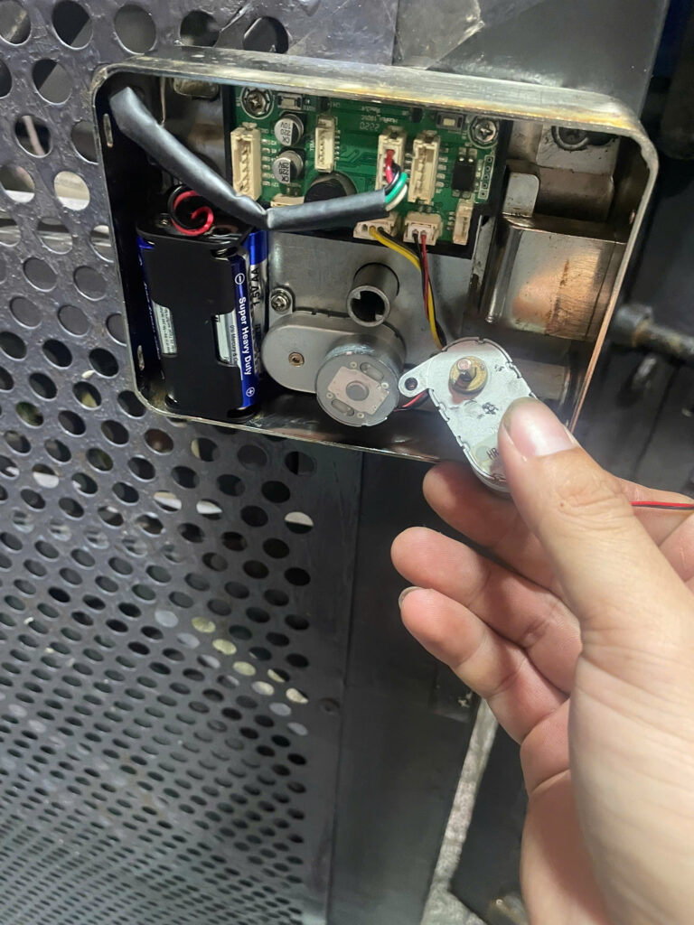 Sửa Khóa Vân Tay Tại HCM Uy Tín – Giá Rẻ | Việt Hưng Smart Home