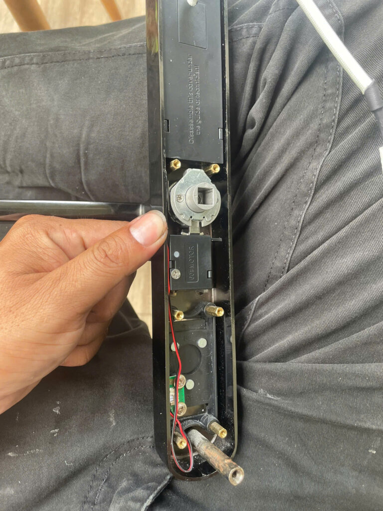 Sửa Khóa Vân Tay Tại HCM Uy Tín – Giá Rẻ | Việt Hưng Smart Home