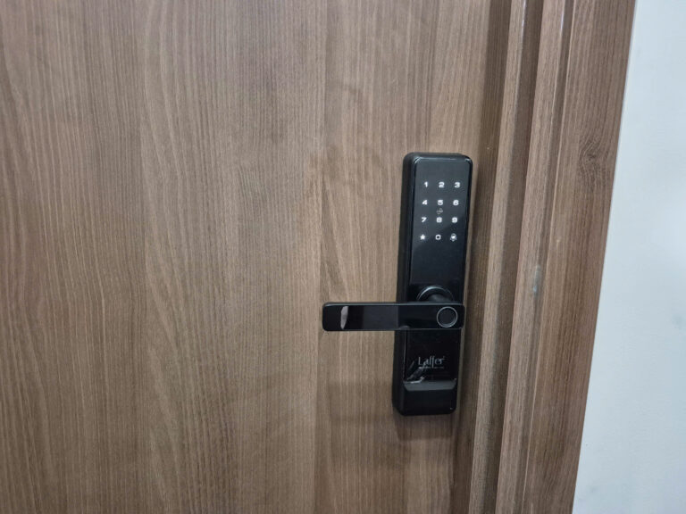 Mua Khóa Vân Tay Chính Hãng TP.HCM – Giá Tốt | Việt Hưng Mua Khóa Vân Tay Chính Hãng TP.HCM – Giá Tốt -1